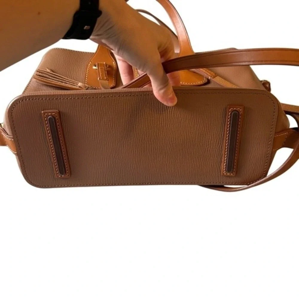 Dooney & Bourke Morgan Shoulder Bag Medium Tan Excellent Leather Tassel Pouch